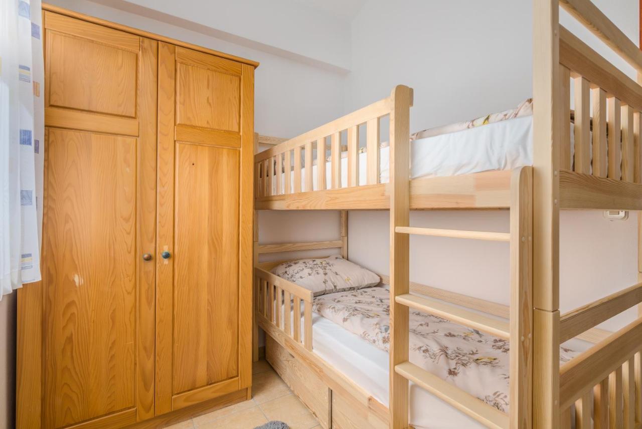Pansion Dujmovic 1 Apartman Malinska Kültér fotó