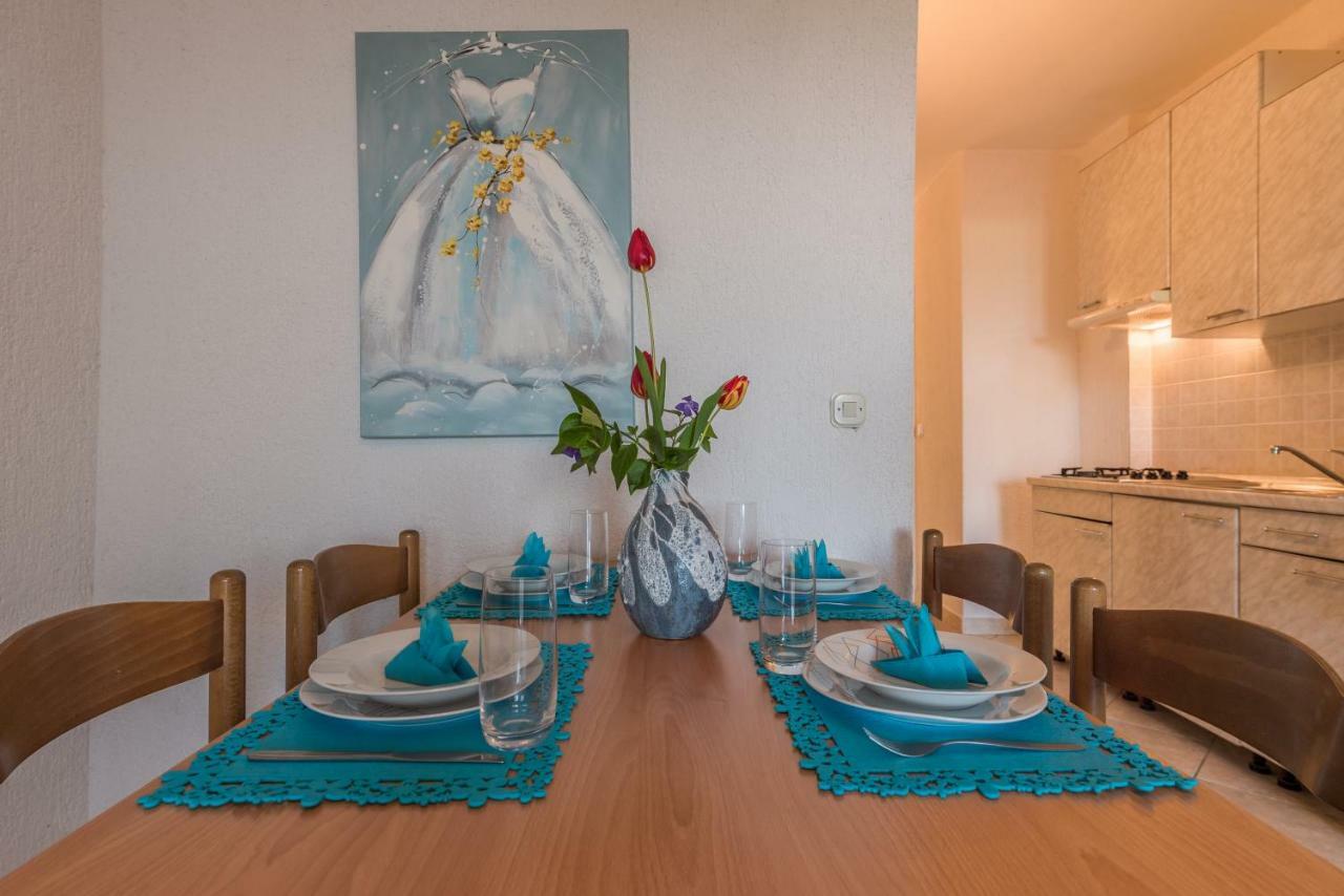 Pansion Dujmovic 1 Apartman Malinska Kültér fotó
