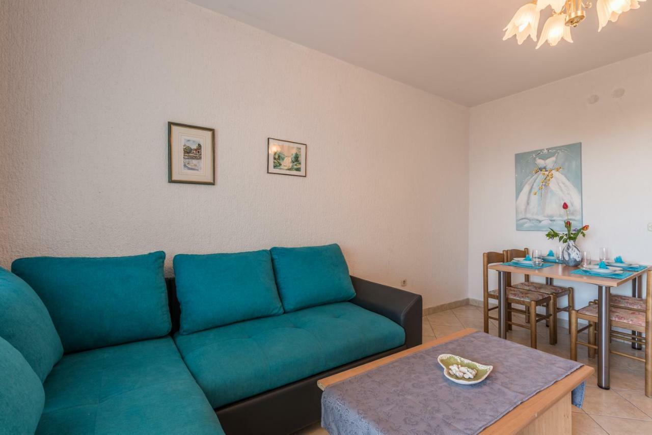 Pansion Dujmovic 1 Apartman Malinska Kültér fotó