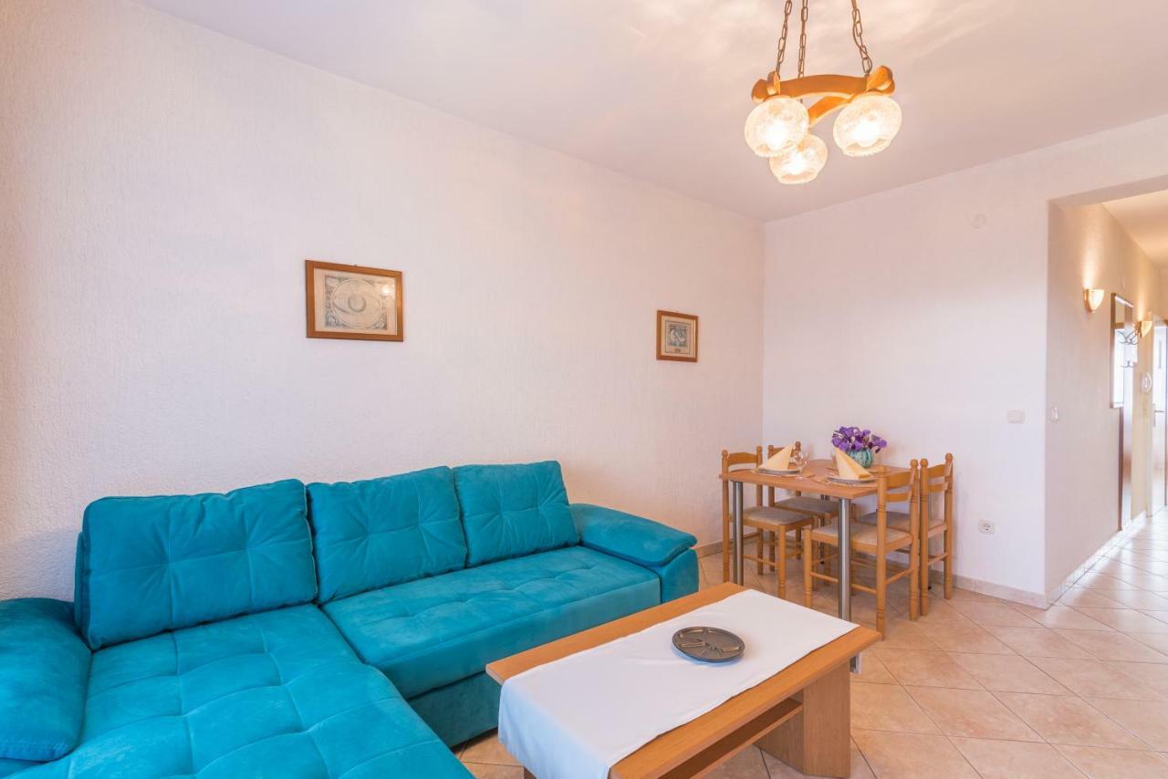 Pansion Dujmovic 1 Apartman Malinska Kültér fotó