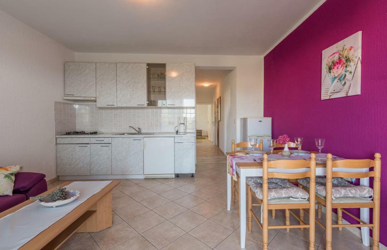 Pansion Dujmovic 1 Apartman Malinska Kültér fotó