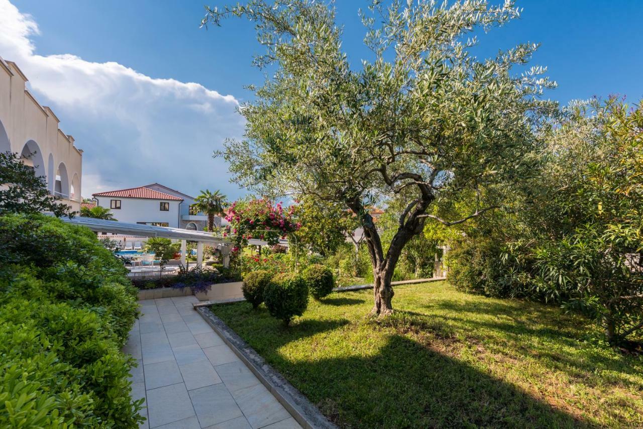 Pansion Dujmovic 1 Apartman Malinska Kültér fotó